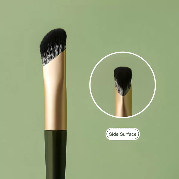 Tear-drop shaped concealer brush head with high-density bristles