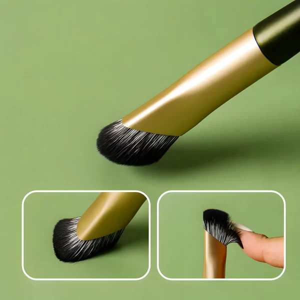 Flexible bristles on concealer brush for smooth application